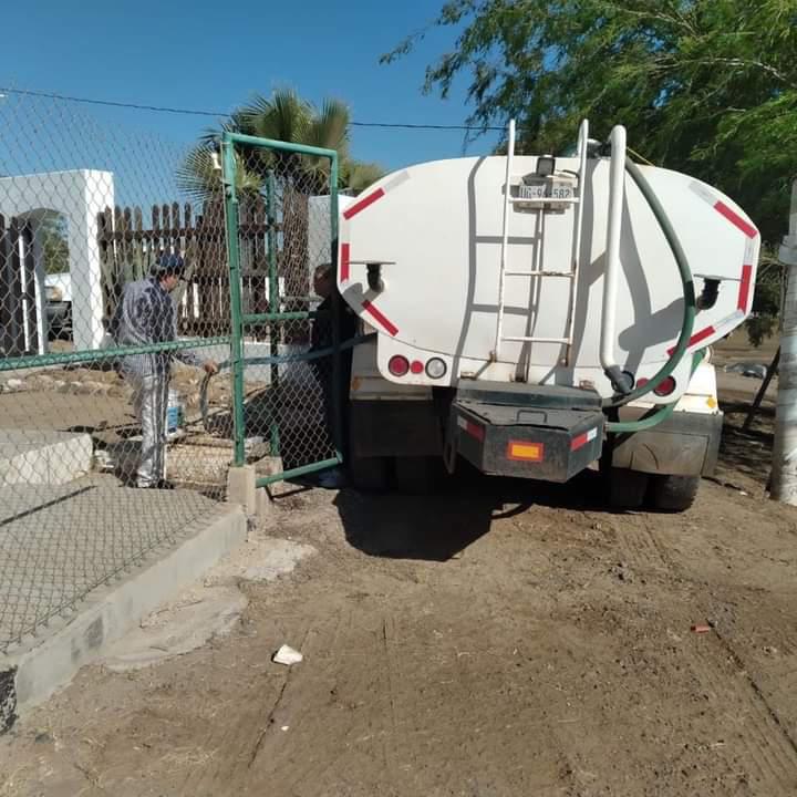$!Ante condiciones de sequía en Sinaloa, Sebides despliega servicio de pipas en zonas turísticas