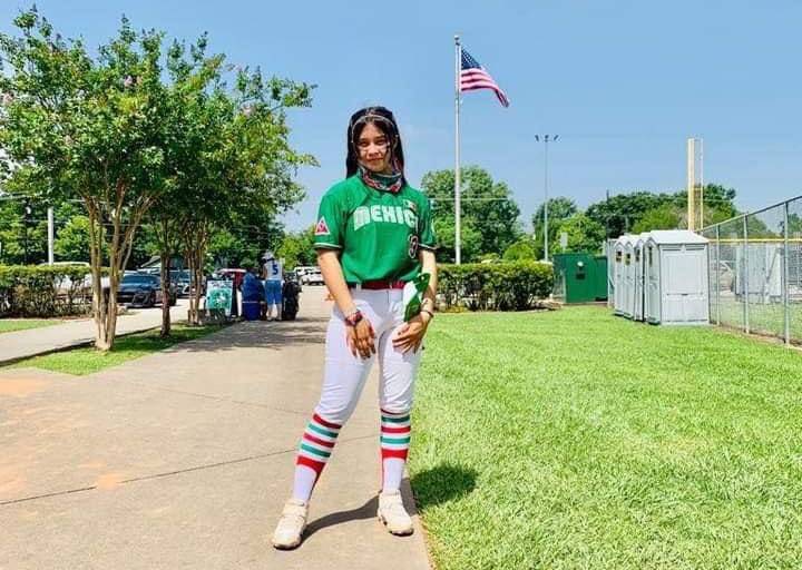 Destaca mazatleca Danna Viera en Mundial de Softbol