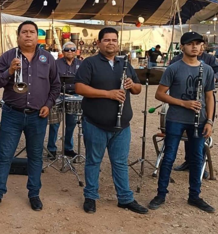 $!Felipe Lizárraga: 38 años de música y un legado familiar que sigue sonando en Rosario