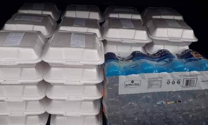 Este 24 de diciembre la asociación Ayuda a Gente sin Fronteras repartirá alimentos a las personas vulnerables en el puerto.