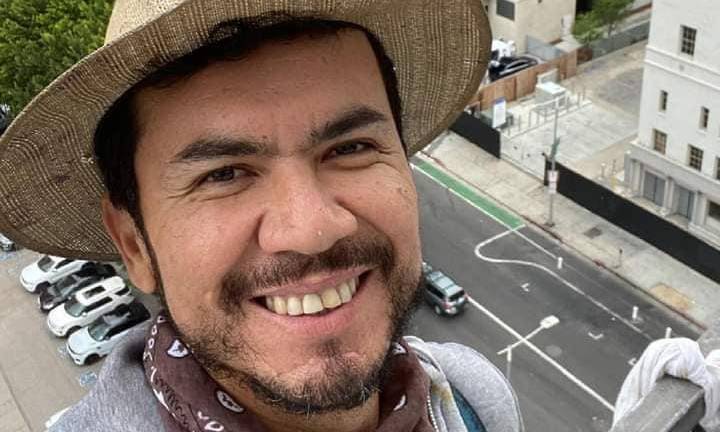 El pintor originario de Rosario, Sergio Ramírez, participa en un certamen convocado por el actor Johnny Depp.