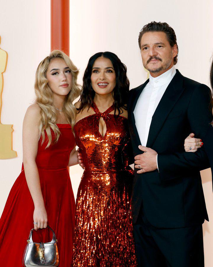 $!Salma Hayek con su hija Paloma y Pedro Pascal.