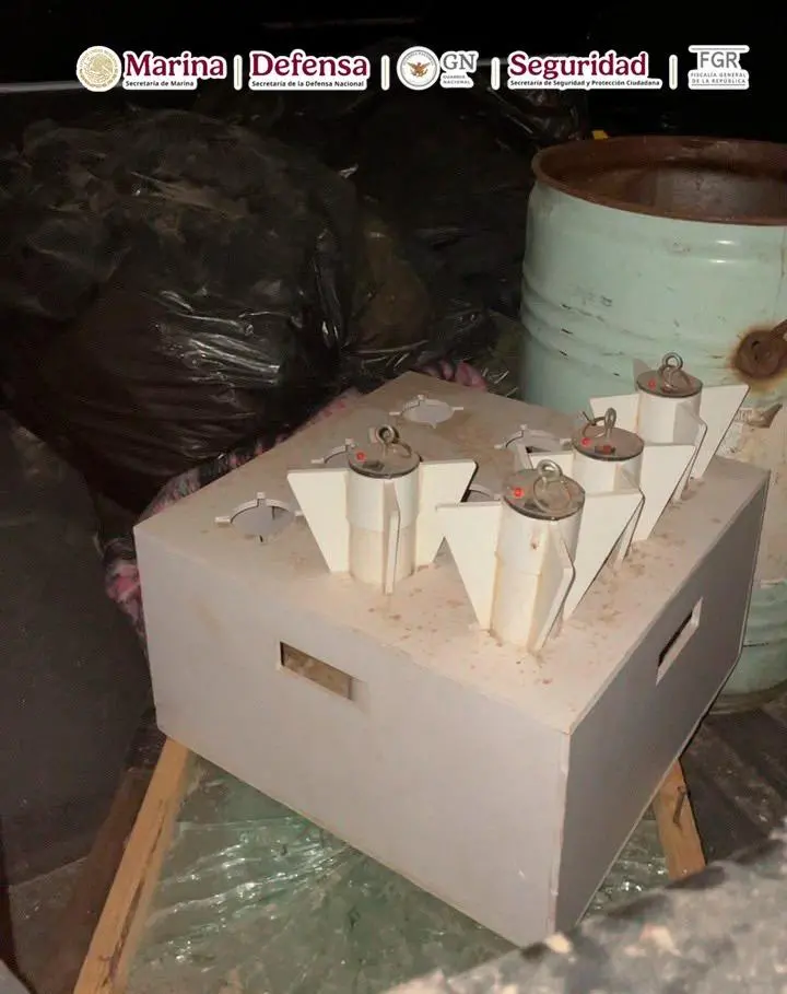 $!Detienen a 8 y aseguran 33 armas largas, vehículos y explosivos en Sinaloa