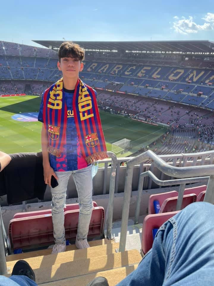 $!Mario y su hijo ‘Wicho’, de Mazatlán, cumplen su sueño de ver jugar a Messi y el clásico Madrid Vs Barcelona