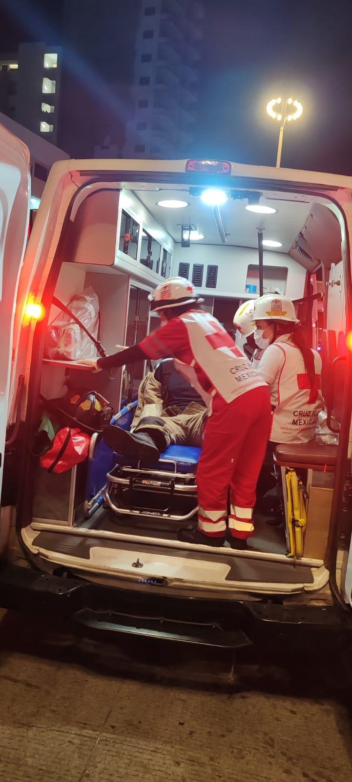 $!Se registra incendio y explosión en taquería de la Avenida del Mar, en Mazatlán