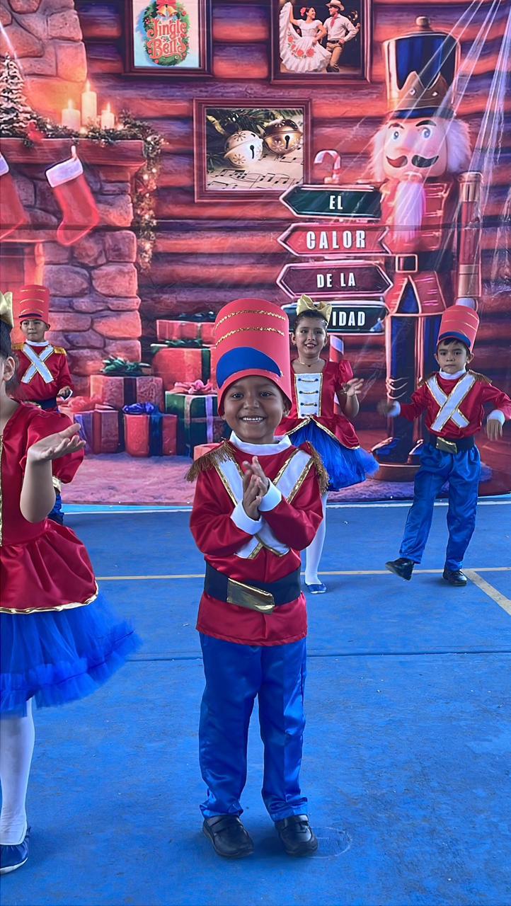 $!Los niños de Segundo A presentaron el musical de Soldaditos de Plomo.