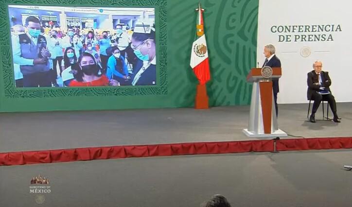 Se necesita volver a clases presenciales, dice AMLO en arranque de vacunación a maestros