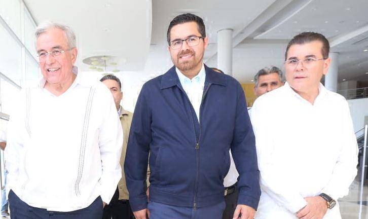 Rubén Rocha Moya, Gobernador de Sinaloa; Cuitláhuac González Galindo, secretario de Salud en el estado; y Édgar Augusto González, Alcalde de Mazatlán.