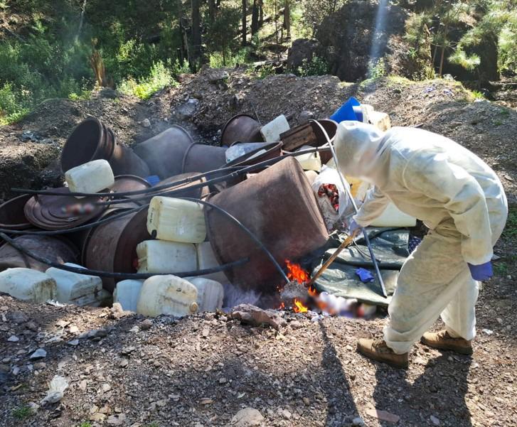 $!Pega Gobierno al narco: asegura precursores con que ganarían $11,623 millones en Badiraguato y Culiacán