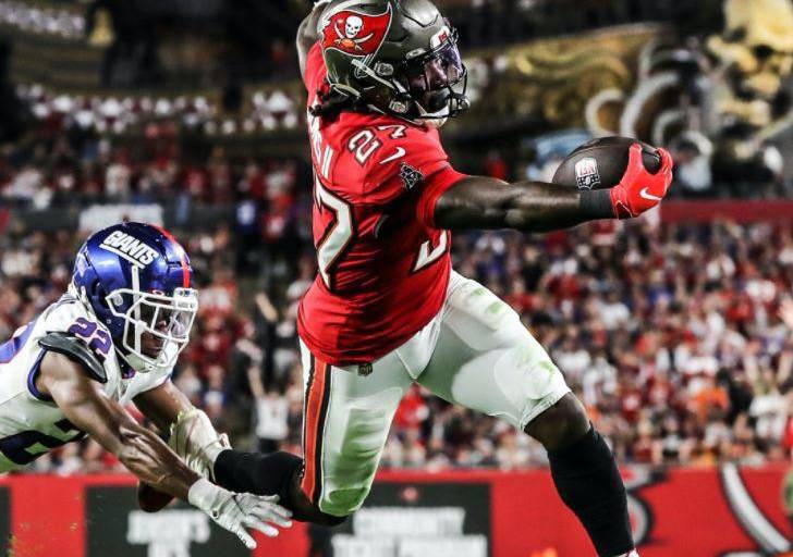 Buccaneers aplastan a los Giants de NY por 30-10