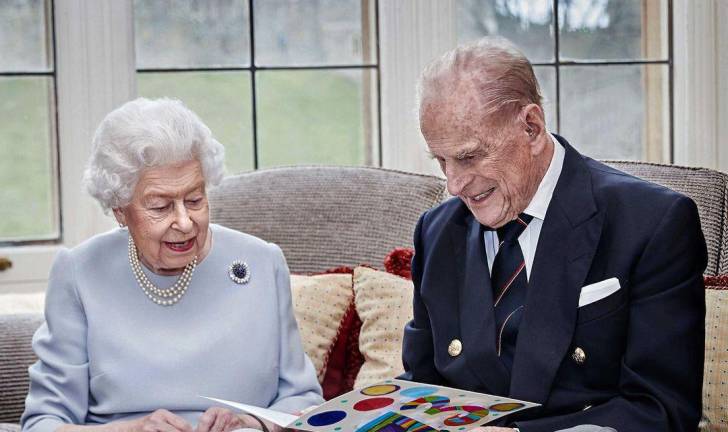 La Reina Isabel II junto a su esposo, el Príncipe Felipe, fallecido este viernes.