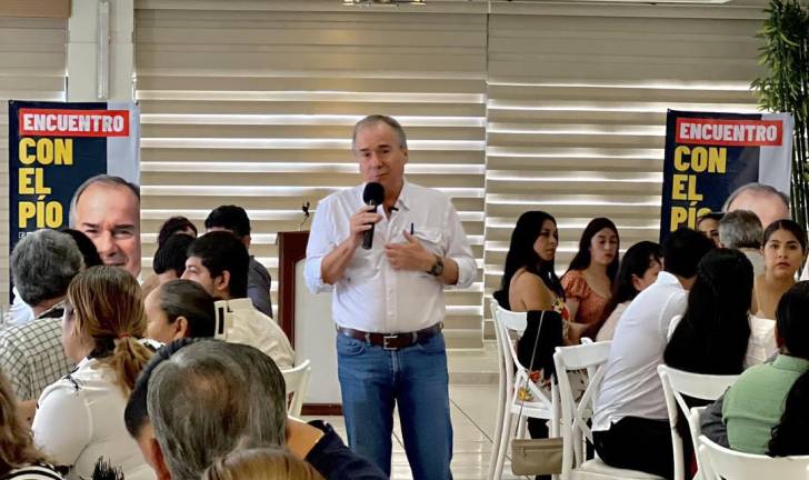 Sergio Esquer Peiro, “Pío”, se reúne con diferentes líderes de Mazatlán para hablar de sus aspiraciones.