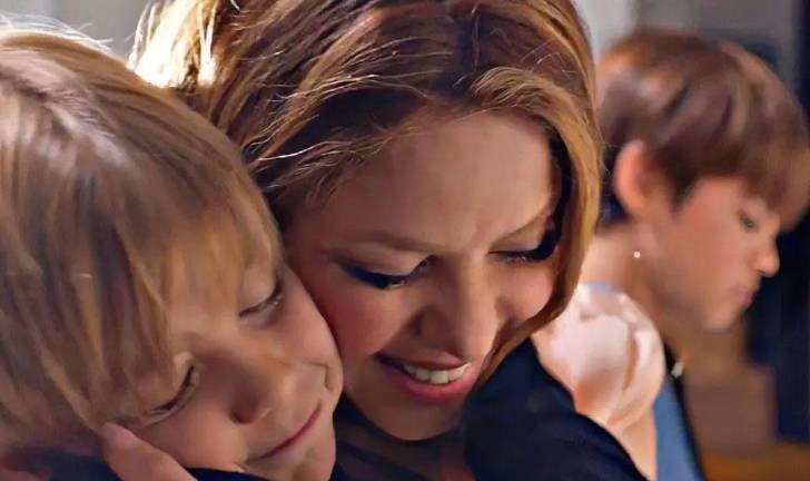 Shakira, Sasha y Milán protagonizan ‘Acróstico’.