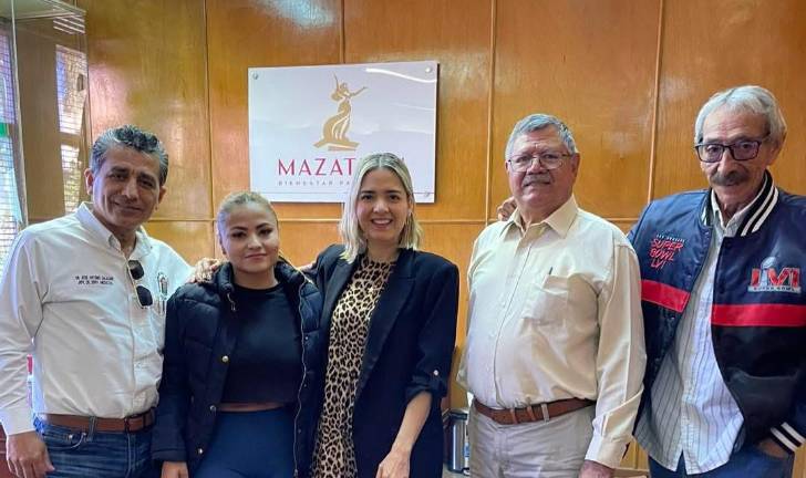 Maricela “Baby” Quintero sostiene una reunión informal con la Alcaldesa Estrella Palacios Domínguez.