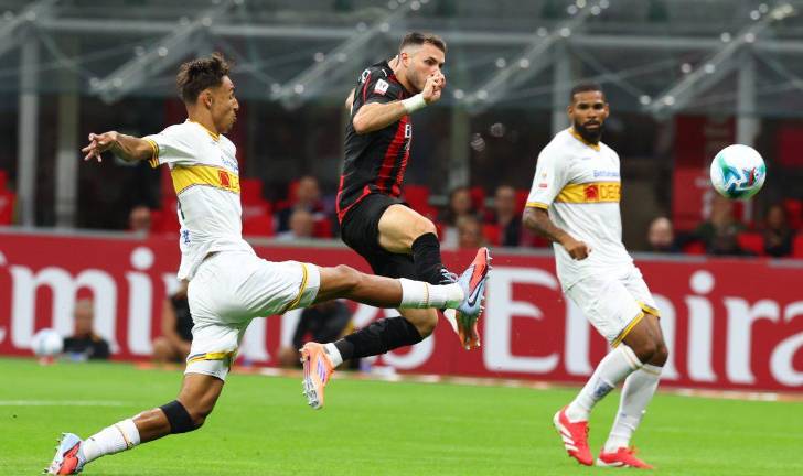 Santiago Giménez abrió la brecha para que el AC Milan se metiera a la siguiente ronda de la Copa Italia.