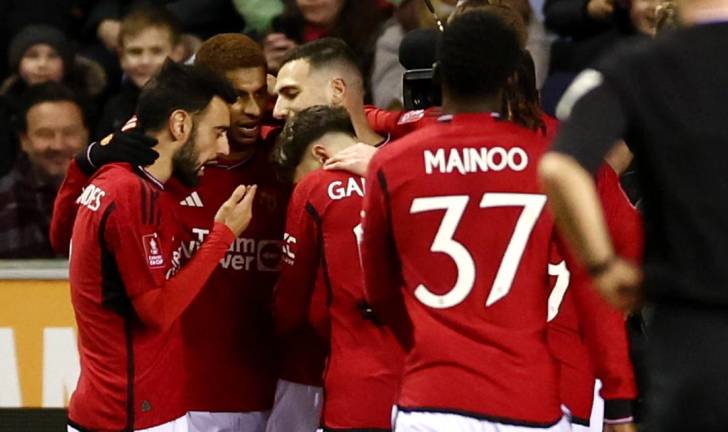 Manchester United avanza a la siguiente ronda tras vencer al Wigan en la FA Cup.
