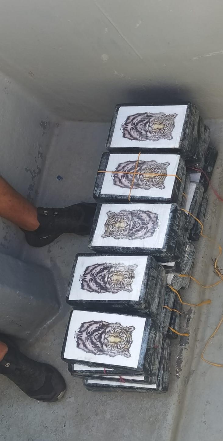 $!Marina asegura más casi 3 toneladas de cocaína en costas de Guerrero y Quintana Roo