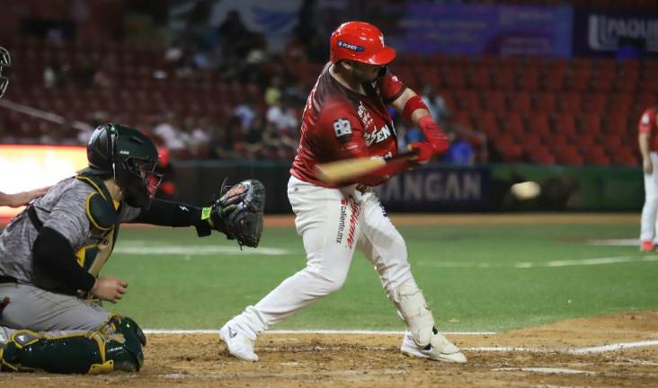 Alejandro Kirk jugará la Serie Mundial y su hermano Juan lo celebra desde Mazatlán.