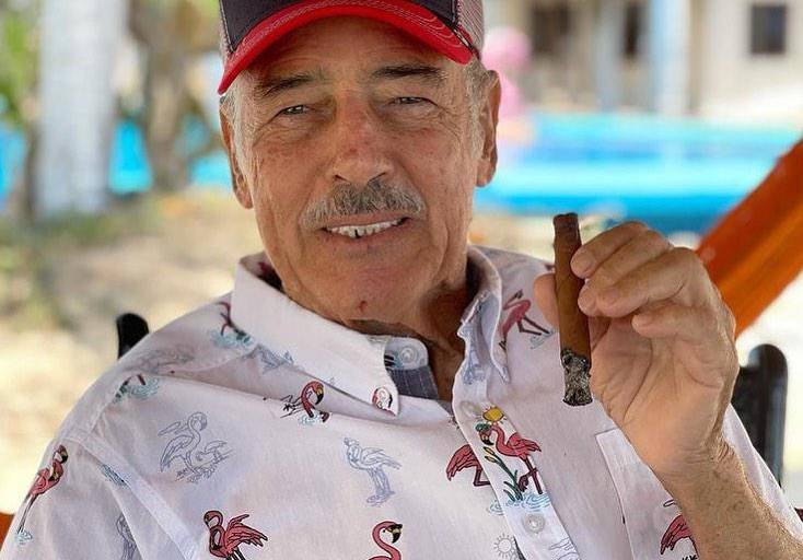 Andrés García sufre aparatosa caída que lo mantiene en cama