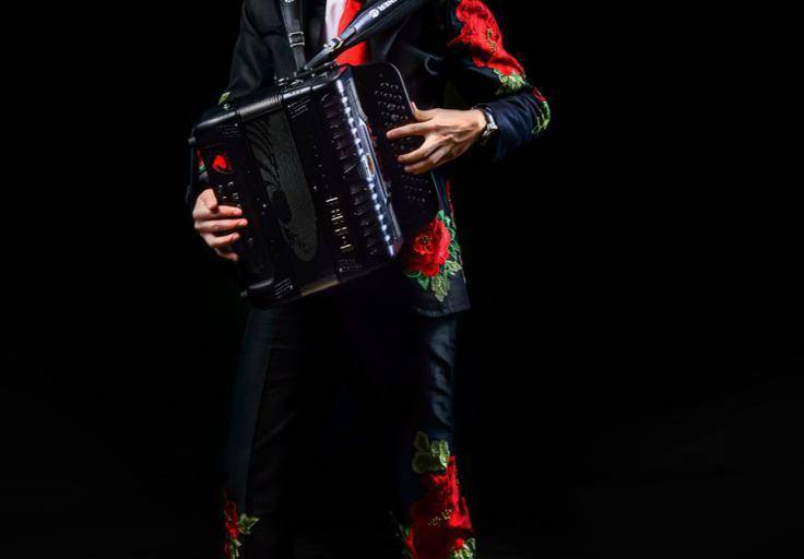 Regresa Brandon Báez con nuevo disco norteño