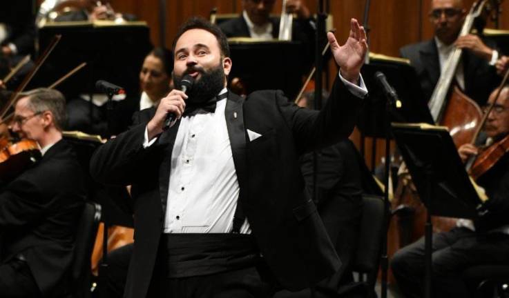 El tenor mazatleco Jorge Echeagaray participa en el histórico Homenaje Sinfónico Nacional a José Alfredo Jiménez que se celebró en el Palacio de Bellas Artes.