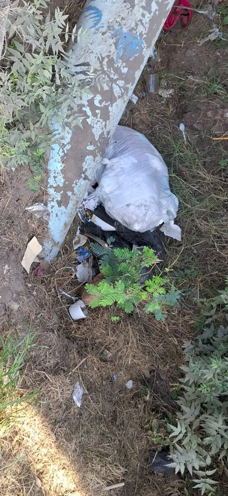 $!Continúan trabajos del colector hidrosanitario sobre avenida Clouthier para solucionar problema de aguas negras