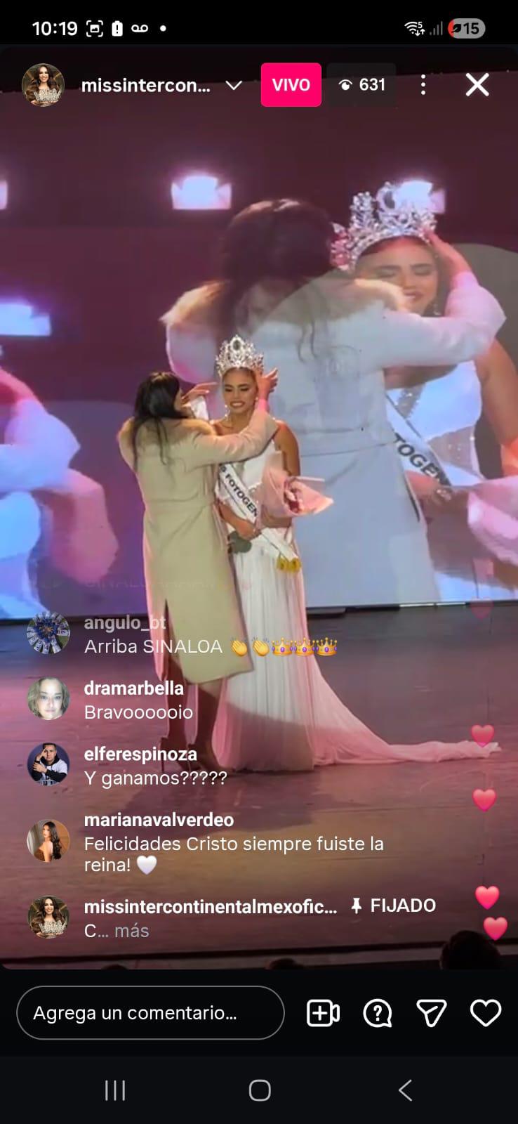 $!Carolina al momento de recibir la corona.