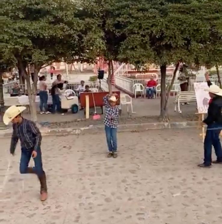 $!Realizan cabalgata y kermés en beneficio de alumnos de escuela charra en Cacalotán, Rosario
