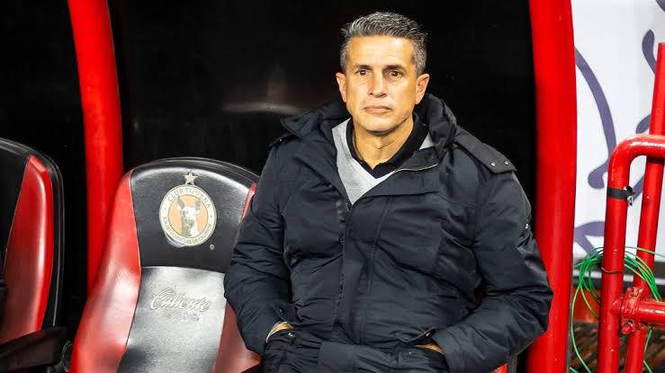 Xolos cesa al técnico Ricardo Valiño