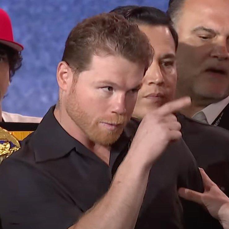 $!Tensión en Nueva York: Canelo y Crawford protagonizan un acalorado cara a cara previo a su combate en Las Vegas