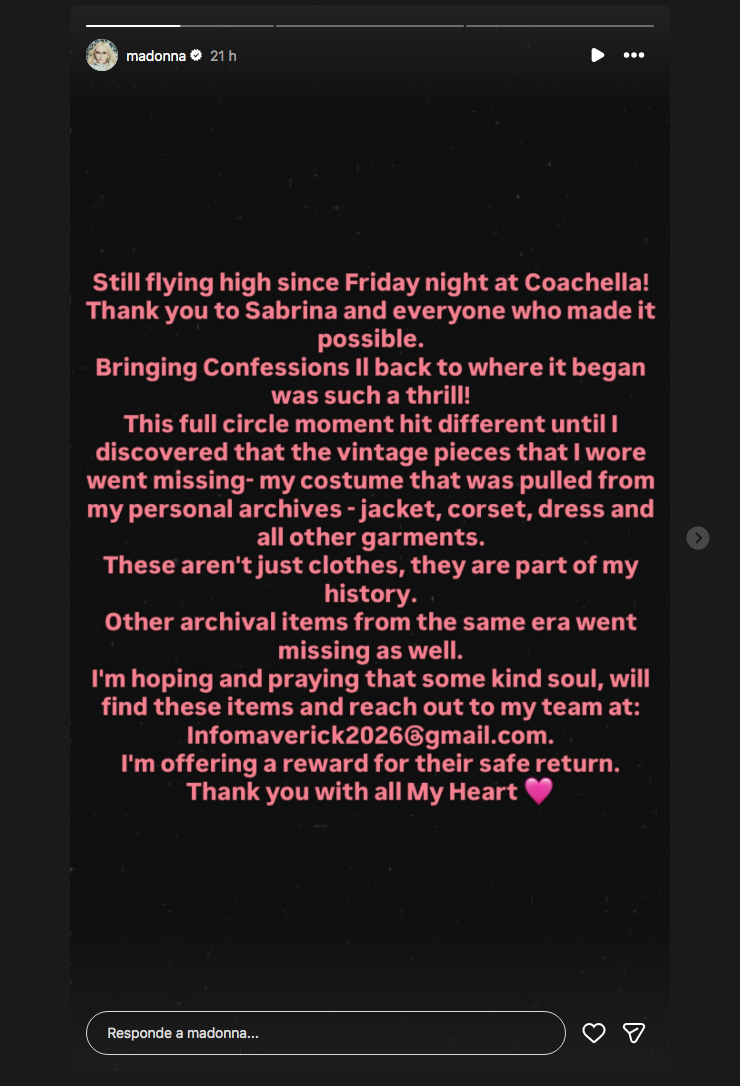 $!En su cuenta de instagram, la cantante denuncia el robo de parte de su vestuario.