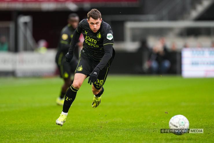 Santiago Giménez suma tres partidos sin anotar