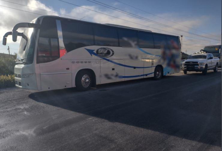 $!Guardia Nacional y Migración auxilian en Coahuila a 146 personas migrantes; 50 de ellas menores de edad