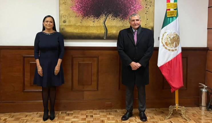 Ariana Montiel asume como secretaria del Bienestar federal, aquí junto a Adán Augusto López Hernández, secretario de Gobernación.