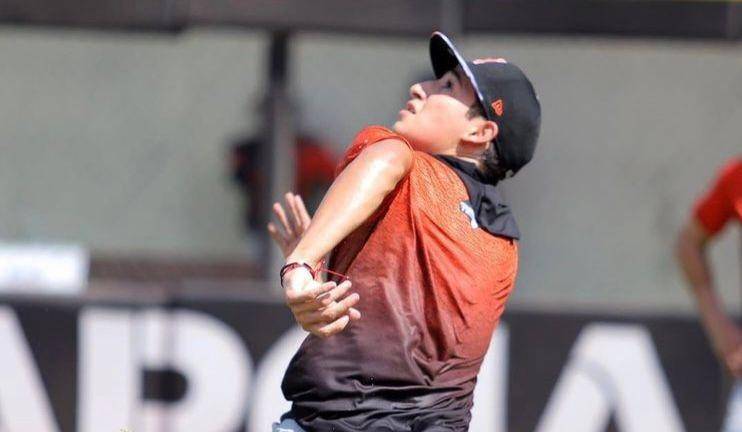 El joven culiacanense Agustín Acosta Villegas en uno de sus partidos.