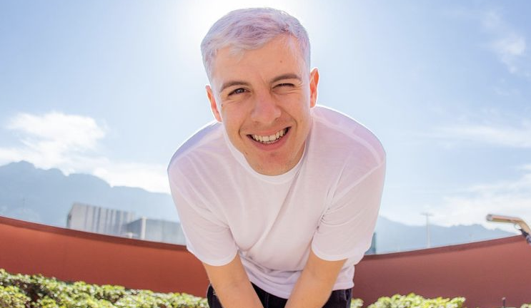 Guyanaa y Los Ángeles azules estrenan el tema Cumbia la gente.