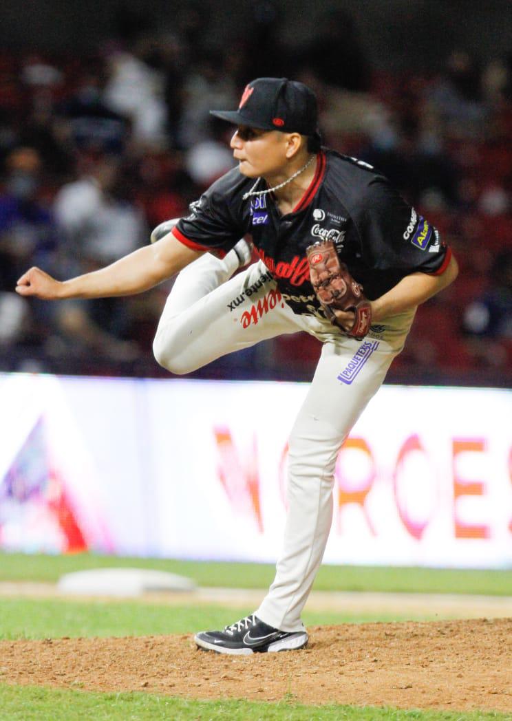 $!‘Pulpa’ Ríos define triunfo de Venados ante Charros y se lleva la serie
