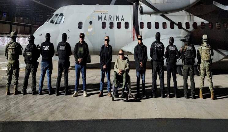 Autoridades federales difundieron imágenes del aseguramiento vinculado a la detención en Culiacán.