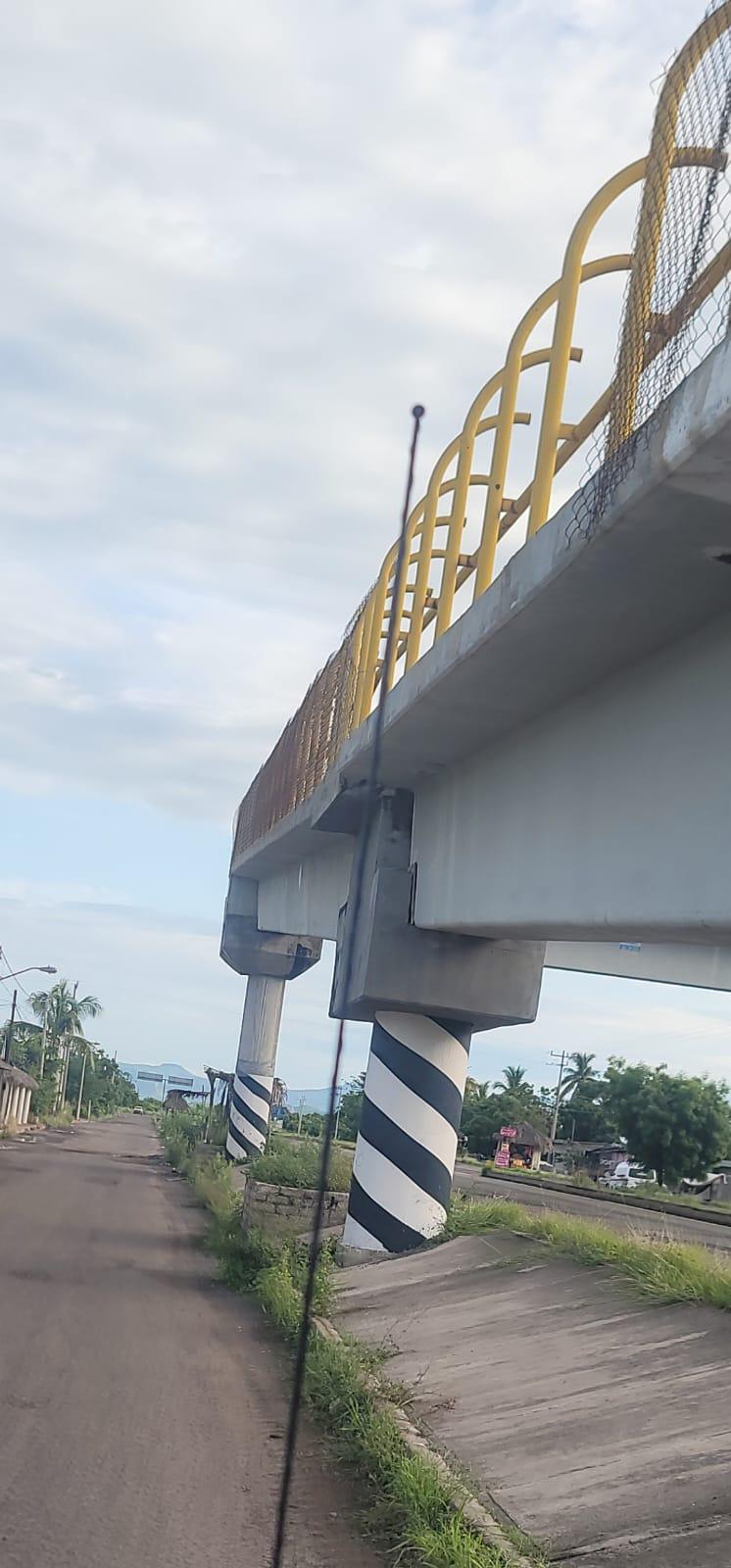 $!Palmillas, en Escuinapa, cumple más de 30 horas sin luz; familias desesperan por calor y pérdida de alimentos