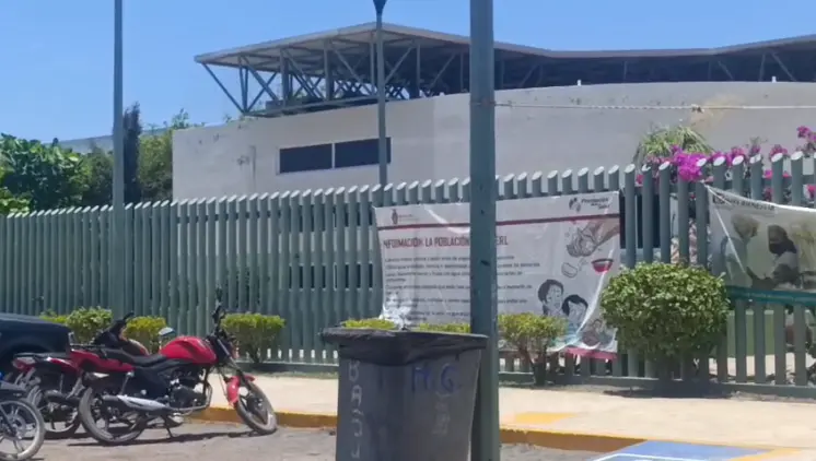 Frente al Hospital IMSS Bienestar de Escuinapa ocurrió uno de los enfrentamientos armados durante la madrugada de este jueves.