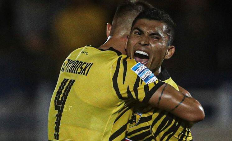 Orbelín Pineda anota en triunfo del AEK Atenas