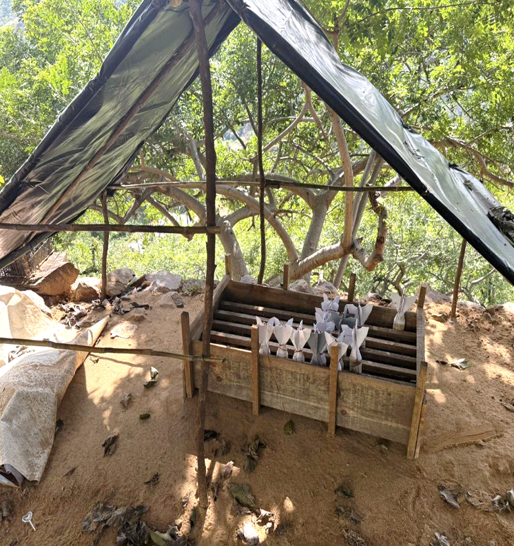 $!Ejército asegura armas, explosivos y químicos en operativos en la sierra de Badiraguato