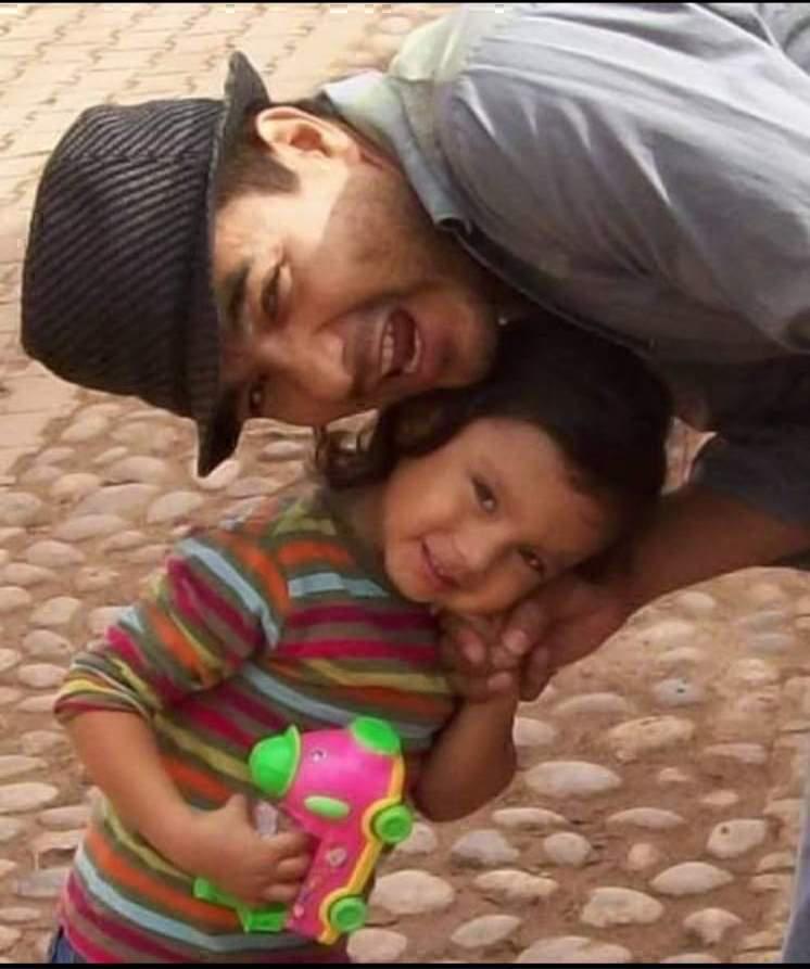 $!Agustín con su hija Luna Regina de pequeña.