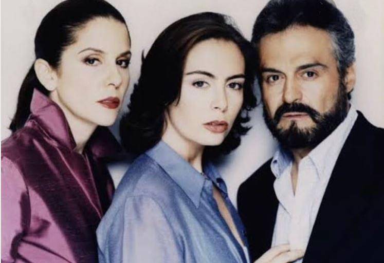 Publica Rebeca Jones su apoyo a Sasha Sokol por denuncia contra Luis de Llano