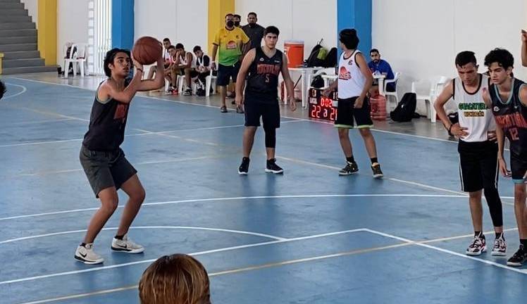 Mazatleco Eduardo Calderón recibe invitación a Preselección de Baloncesto U16