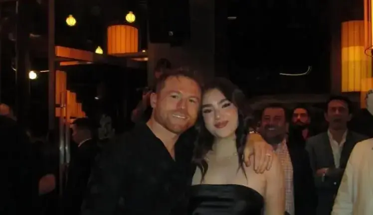 Canelo y su hija.