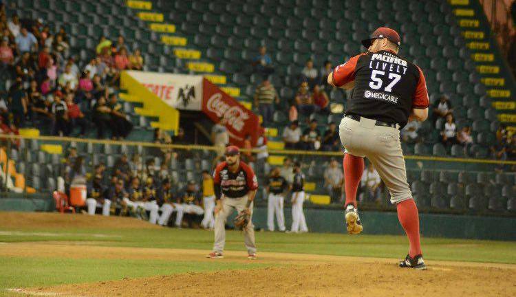 Mitch Lively llega al beisbol boricua