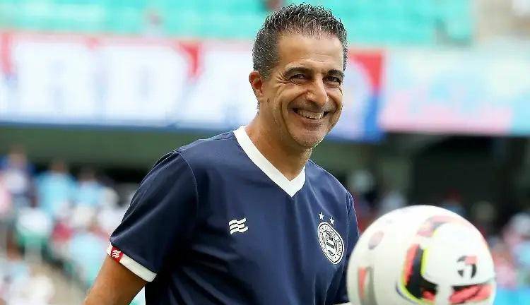 Renato Paiva llegaría a los choriceros.