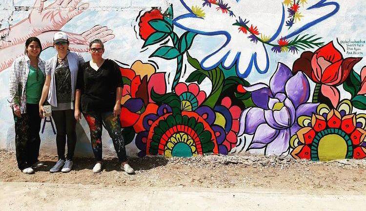 Ana Arista, Sharey Félix y Elsa Aréchiga profesionista en el área de la arquitectura, psicología, artes plásticas y diseño gráfico.