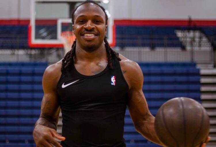 Charles Jay-R Strowbridge distribuirá juego con Venados Basketball